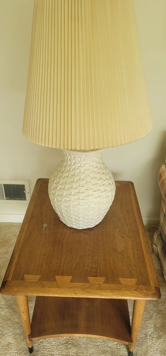 Lane furniture and table