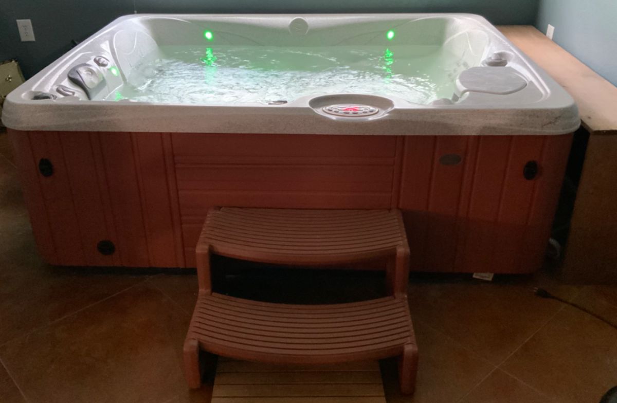 Open View: Caldera Spas Pure Comfort Kauai 3- Person Hot Tub with Cover Steps