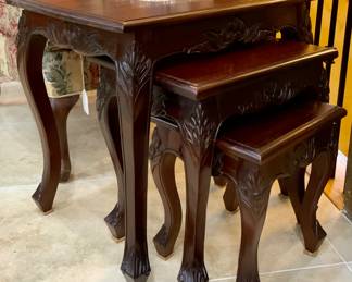 Vintage Solid Mahogany Queen Anne Style of 3 Nesting Side Tables Antique Reproduction Style