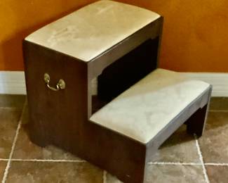 Hinkle and Harris Genuine Mahogany Chippendale Style Bed Step Stool (17”W x 17”H x 19”D)