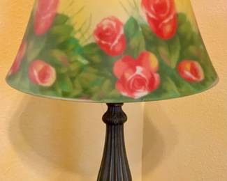 Tiffany Style Hand Painted Roses Glass Shade Lamp w/Ornate Bronze Like Base. 19”