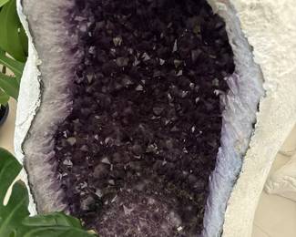 36” amethyst geode ( not on site. Buyer needs equipment to move)