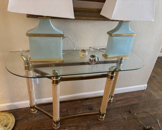 Matching glass tables, 2 ceramic lamps