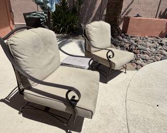 Umbrella pillows metal frames from paddy O