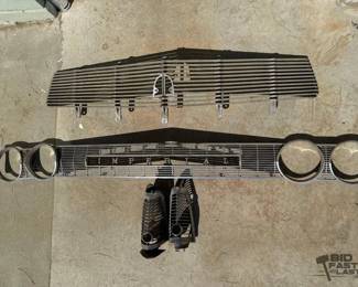 5002  Two Grilles and Tail Light Bezels 