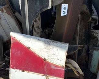 4524  5 Fenders, 2 Doors, Cut Cadillac Rear Quarter Panel 