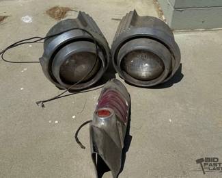 5016 Two Headlights and 1 Tail Light