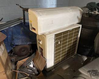 1900  Lennox AC Mini Split 
