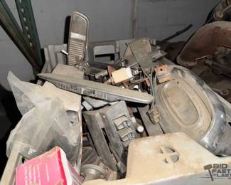 2122  Tail Lights, Door Handles, Trim Pieces 