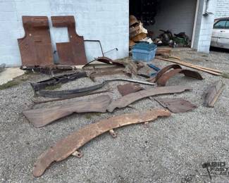 2952  Floor Pans and Metal Car Parts 