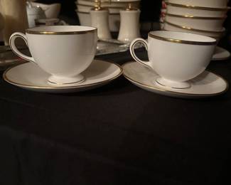 2 Wedgewood cup & saucers