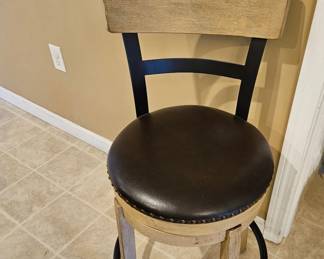 Wood & Metal bar stool with leather top 