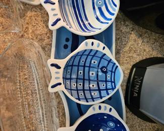Crate & Barrel plate set with tray & 3 fish bowls 