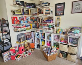 Large Collection of Puzzles, Books & Toys 