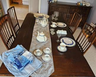 Dining Room Table & Chairs from Jordan's Furniture 