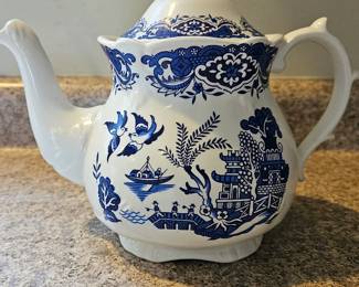 Churchill Blue Willow Teapot