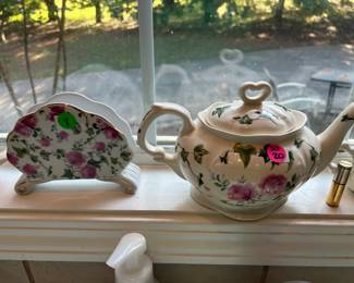 napkin holders and teapots