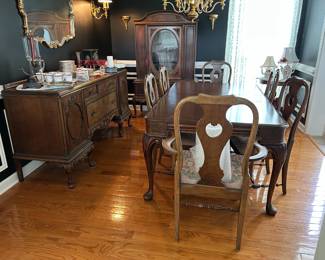 Beautiful 3 Piece Dining Room Suite