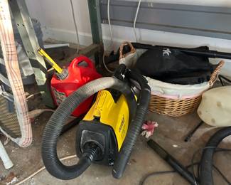 Small vacuum