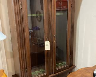 Another gun cabinet - again with keys