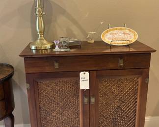 Wine cabinet