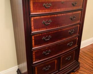 beautiful 5 drawer chest