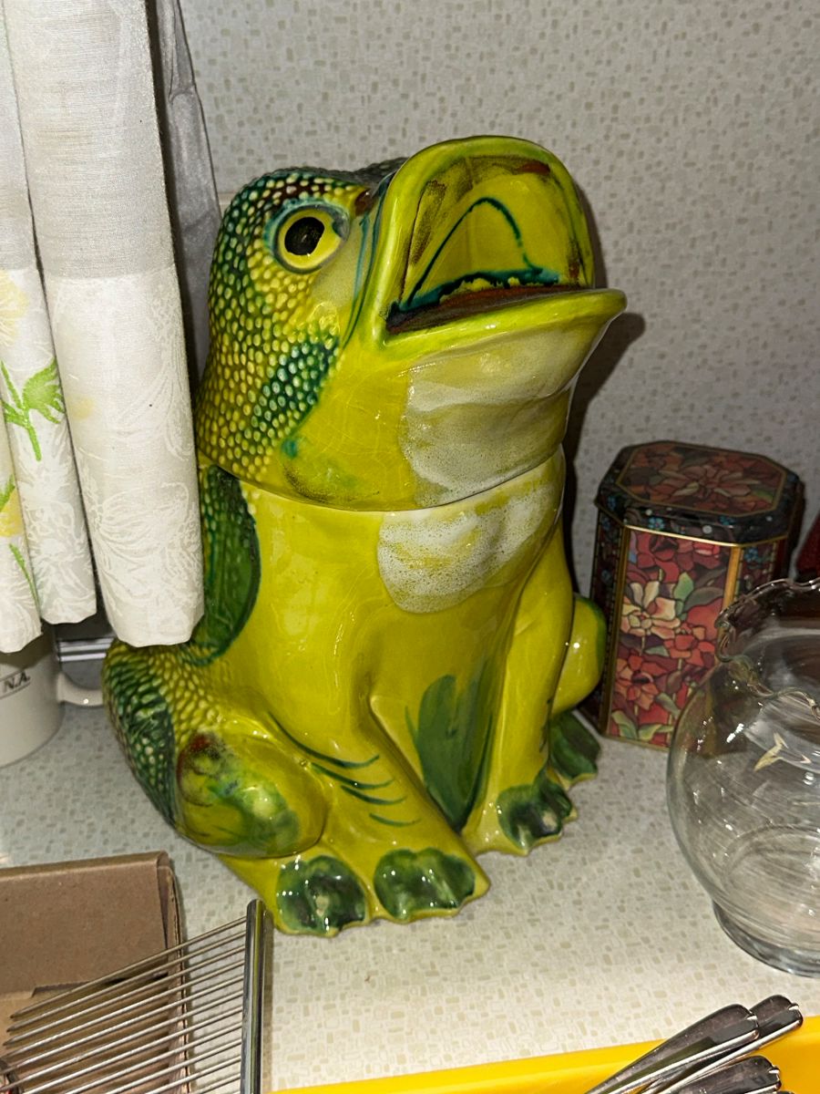 Italian Frog Jar