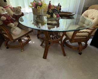 Rattan set w/ 4 chairs