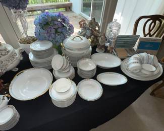 this a lovely set of WHITE Japanese dishes 
