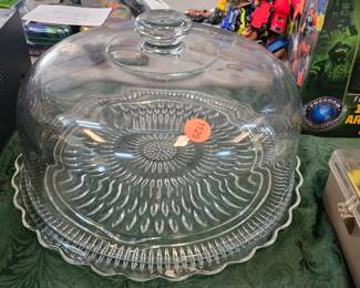 GLASS CAKE PLATE WITH DOME