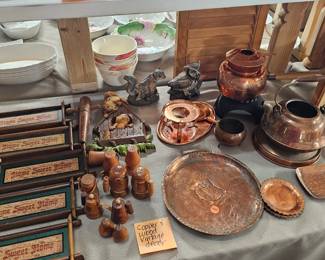 COPPER AND WOOD DECOR