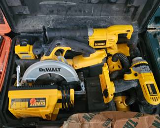 DEWALT LOT