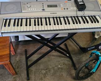 MUSIC KEYBOARD AND STAND