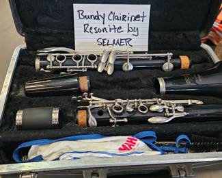 CLAIRINET AND CASE