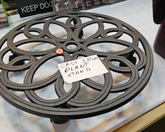 CAST IRON ROLLING PLANT STAND