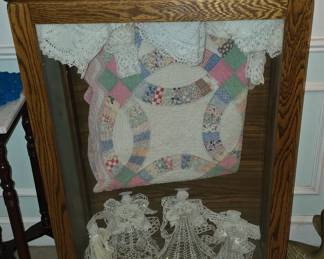 Quilt Display Cabinet made of Oak - Handmade Quilt - Handmade Angels