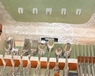 Deepsilver Flatware