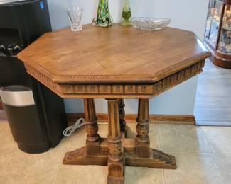 Beautiful Antique carved wooden round table!