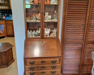 Maddox Queen Anne Secretary Desk Display Curio, beautiful!