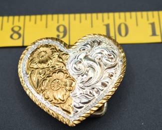 Crumline belt buckle