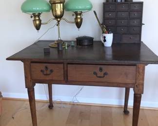 Pennsylvania 2 Drawer Queen Anne Desk