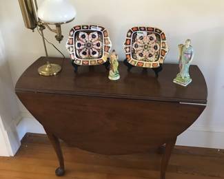 Great selection of early 19th c English Imari ceramics and pearlware figurines
