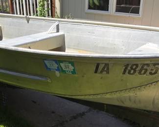 LOWE LINE ALUMINUM FISHING BOAT