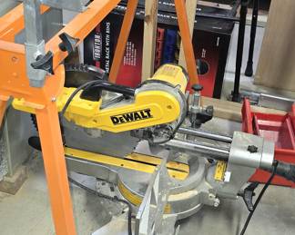 DEWALT COMPOUND SAW - LIKE NEW!