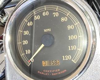 HARLEY DAVIDSON SPEDOMETER MILEAGE 18,582 ACTUAL MILES!