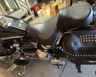 HARLEY DAVIDSON SIDE VIEW