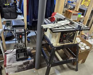 ASSORTMENT OF POWER TOOLS