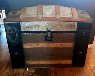 Vintage Antique Steamer Trunk
