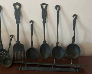 Vtg Percolator Coffee Pot, Butter Churn, Cast Iron Cooking Utensils,Art Deco Electric Toaster, More