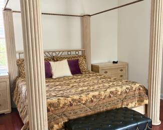 Unique Four Poster King Size Bed $500